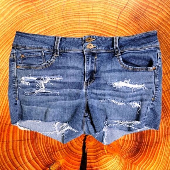 L.e.i. hipster flare shorts - Picture 1 of 9